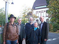 Die GRÜNEN-Fraktion vor dem Kreishaus in Wolfenbüttel